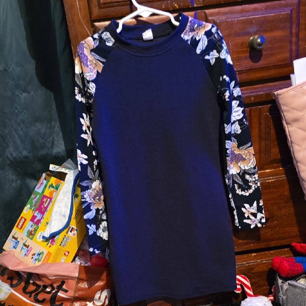 !!.             Girls 9 Year Floral Long Sleeve Dress